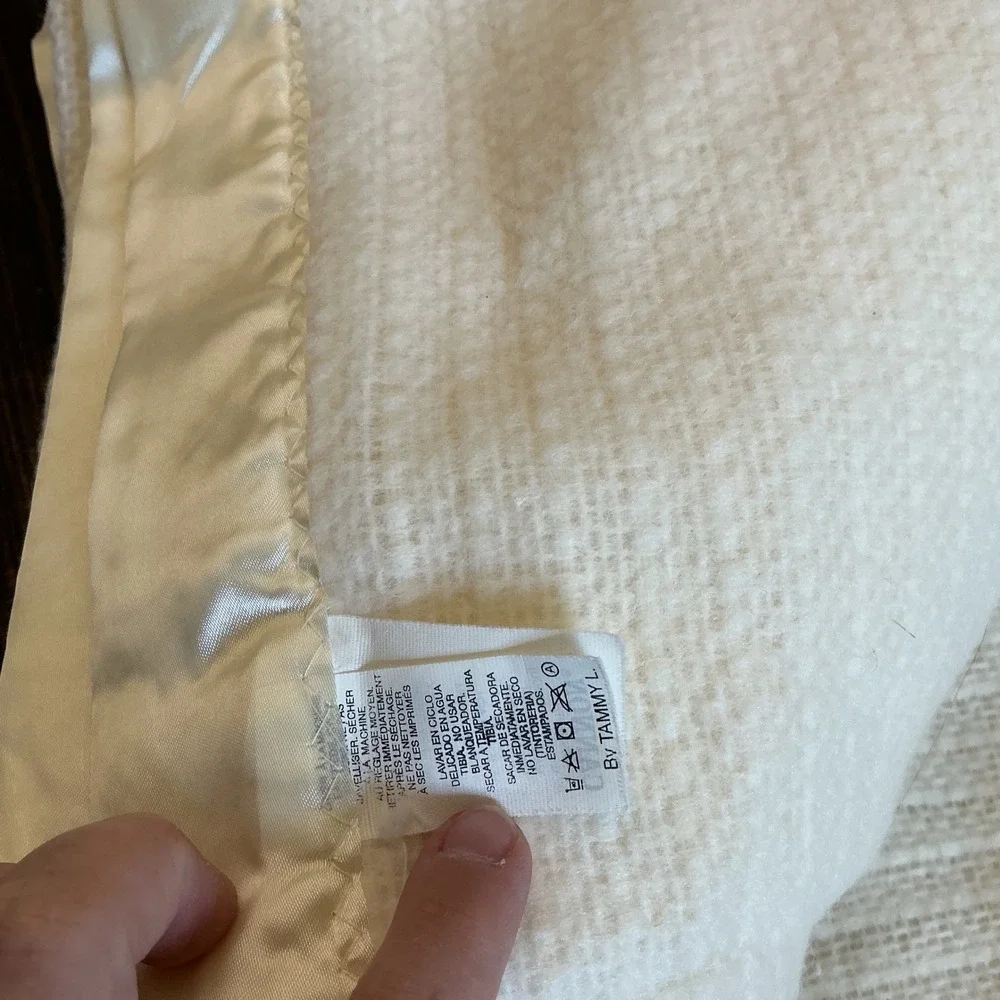 Vintage Cream Yellow Thermal Waffle Weave Blanket Satin Trim Edge 64x83‎